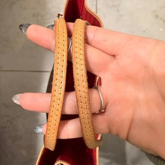 Louis Vuitton Monogram Neverfull MM - Picture 16 of 17